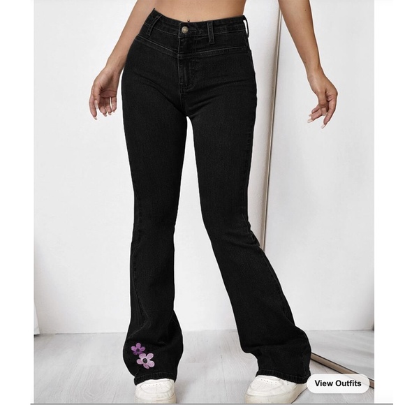 High Waist Floral Embroidered Flare Leg Jeans - Picture 3 of 5